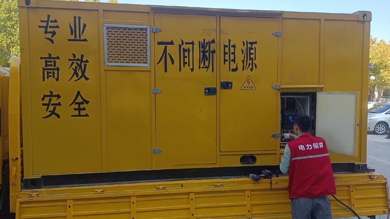 河间柴油发电机组和UPS电源配合使用时，如何避免切换过程中的电力中断？